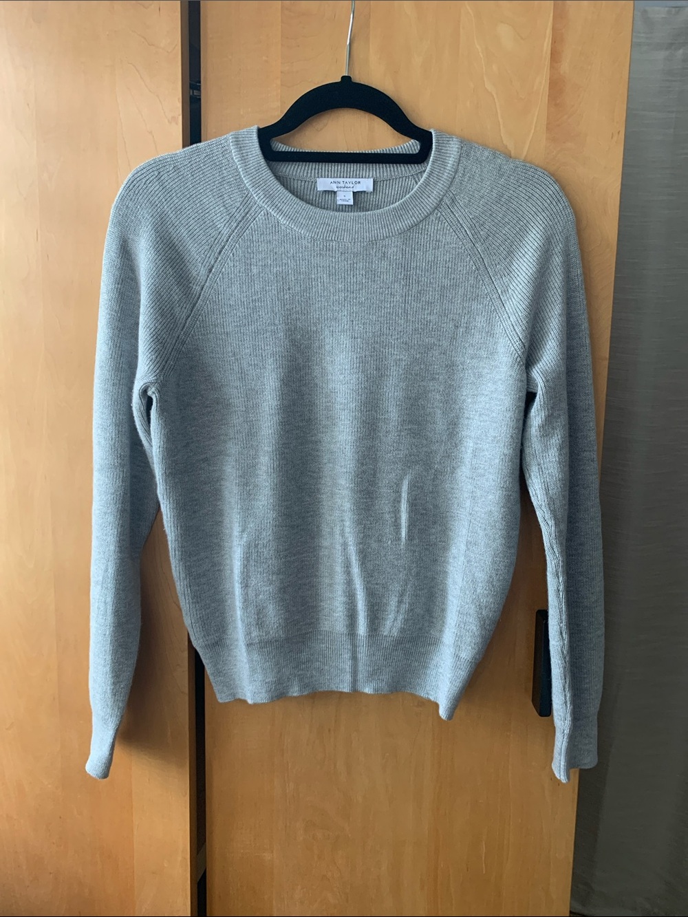Ann Taylor Weekend knit crew sweater- small